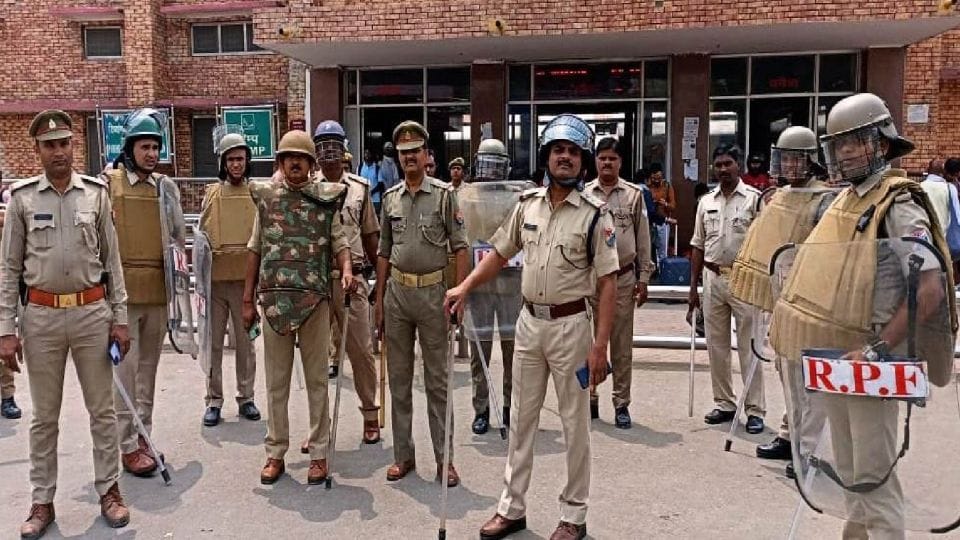 agneepath scheme protest Kasganj police on alert over bandh call