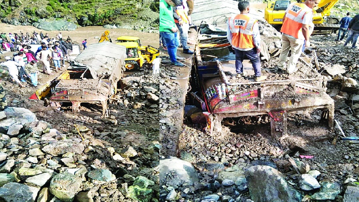 Jammu Kashmir Weather: Four shops collapsed due to cloudburst in Tehsil of Poonch district