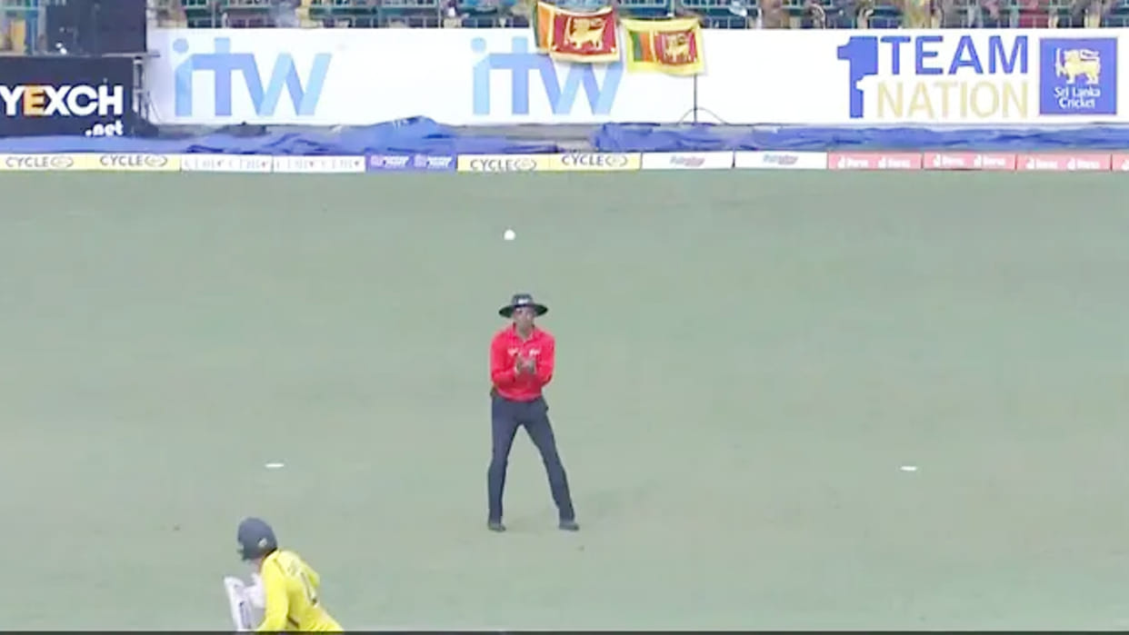 SL vs AUS 3rd ODI: Kumar Dharmasena started taking catch leaving umpiring, flood of memes came on social media, w