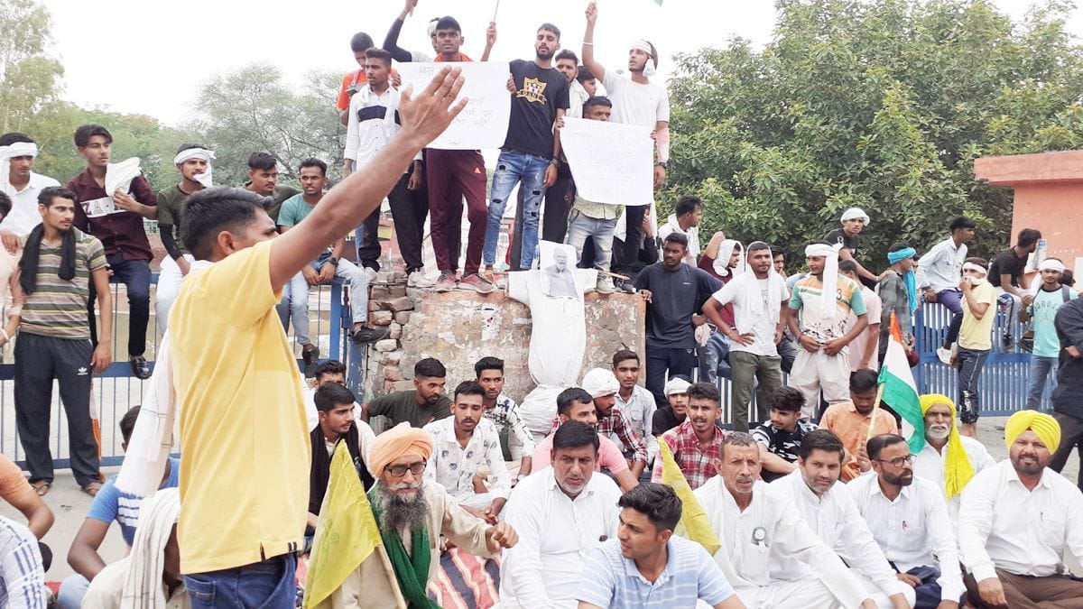 Path of citizens stopped for three hours in protest against Agneepath