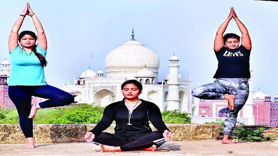 Tourist Get Free Entry To Taj Mahal On International Yoga Day 2022