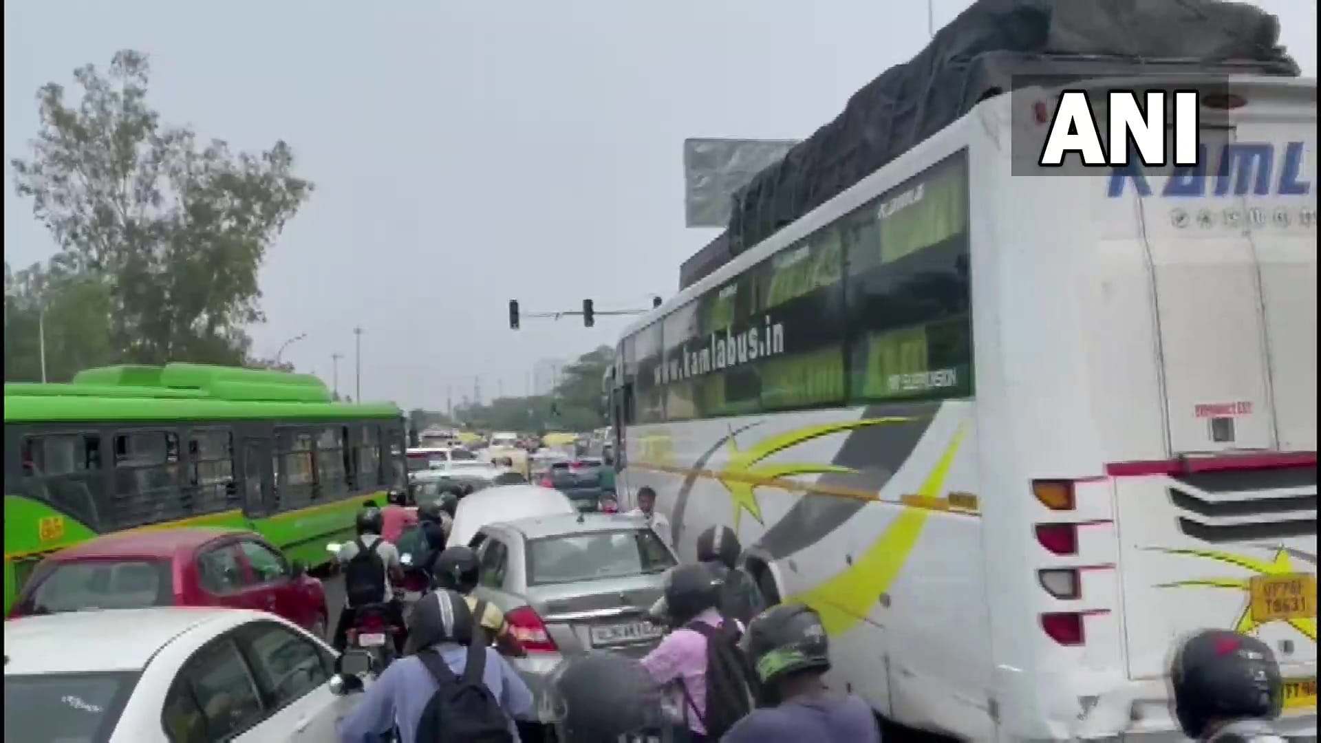 Bharat Bandh in Delhi Today: Agneepath Scheme Protest, Heavy Traffic Jam in Delhi Gurugram and Rahul Gandhi ED Probe
