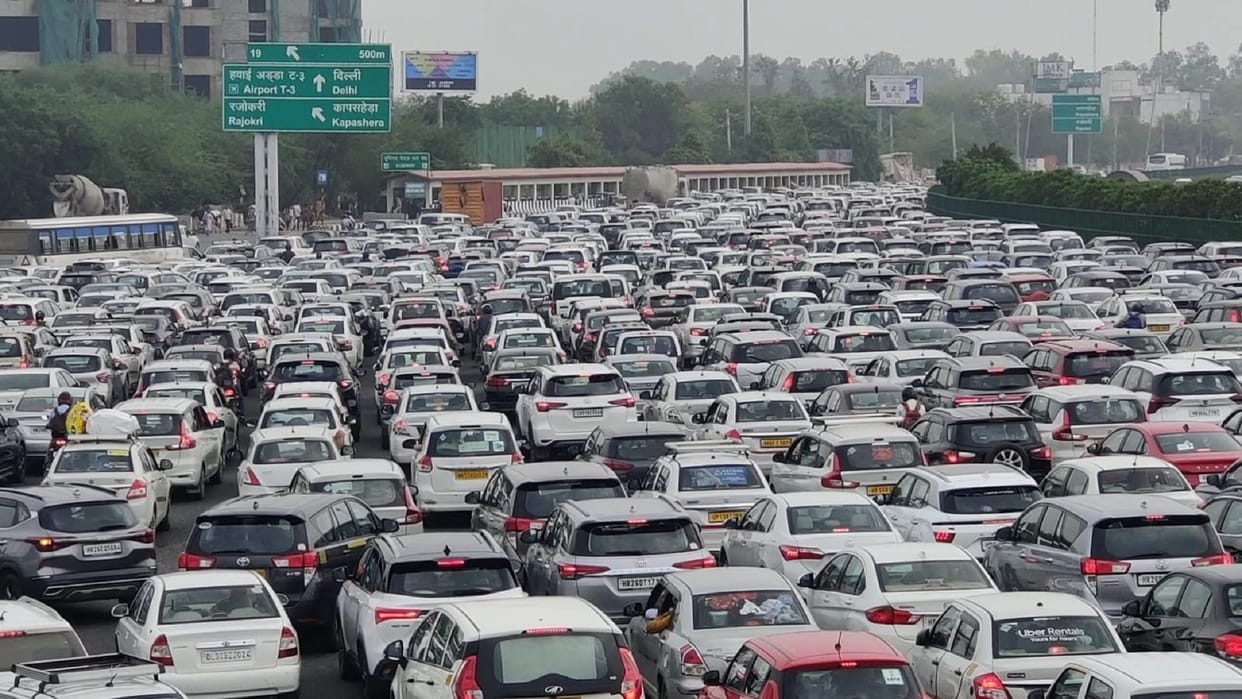 Bharat Bandh in Delhi Today: Agneepath Scheme Protest, Heavy Traffic Jam in Delhi Gurugram and Rahul Gandhi ED Probe
