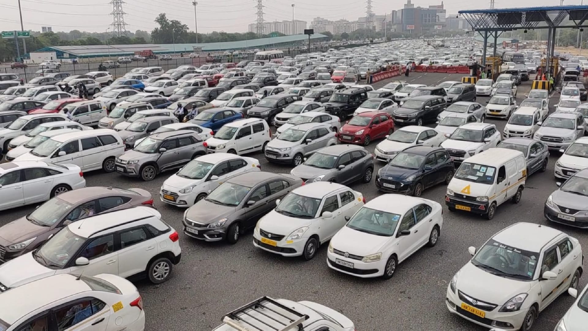 Bharat Bandh in Delhi Today: Agneepath Scheme Protest, Heavy Traffic Jam in Delhi Gurugram and Rahul Gandhi ED Probe