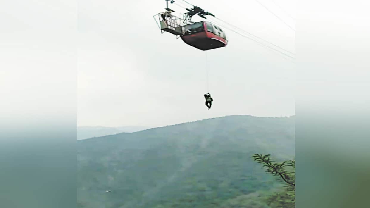 Timber Trail Trolley Parwanoo The breaths of 11 tourists stuck in the air for almost six hours at a height of 150 feet