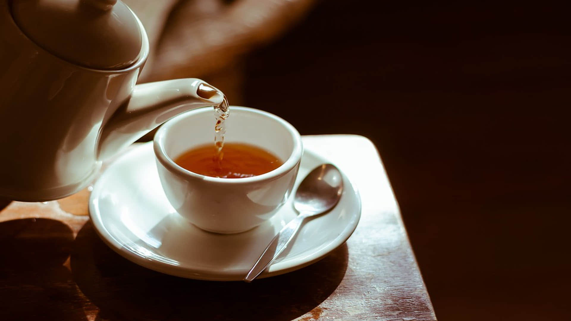 What Not To Eat With Tea Know Worst Food Combinations With Tea In Hindi
