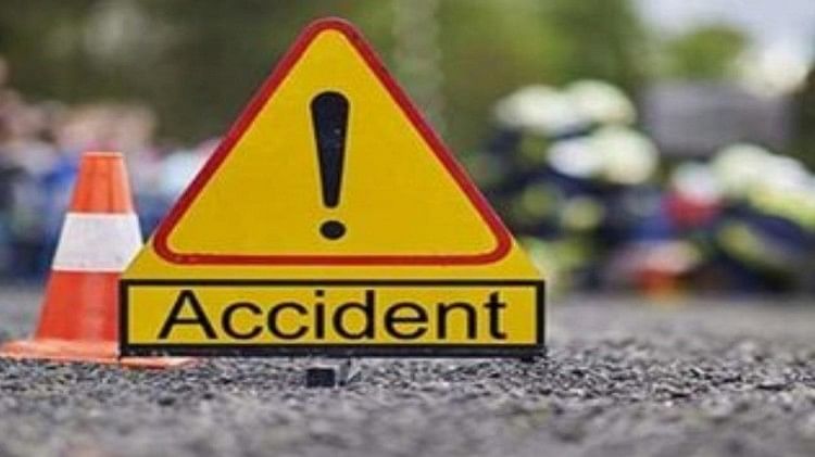 young man died while condition of his wife critical in vehicle collision in Mainpuri