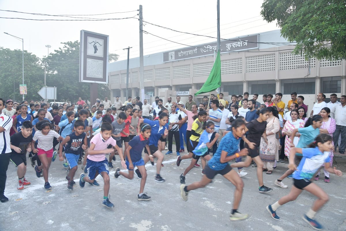 Anjali and Saurabh first in Yoga Marathon, Kurukshetra