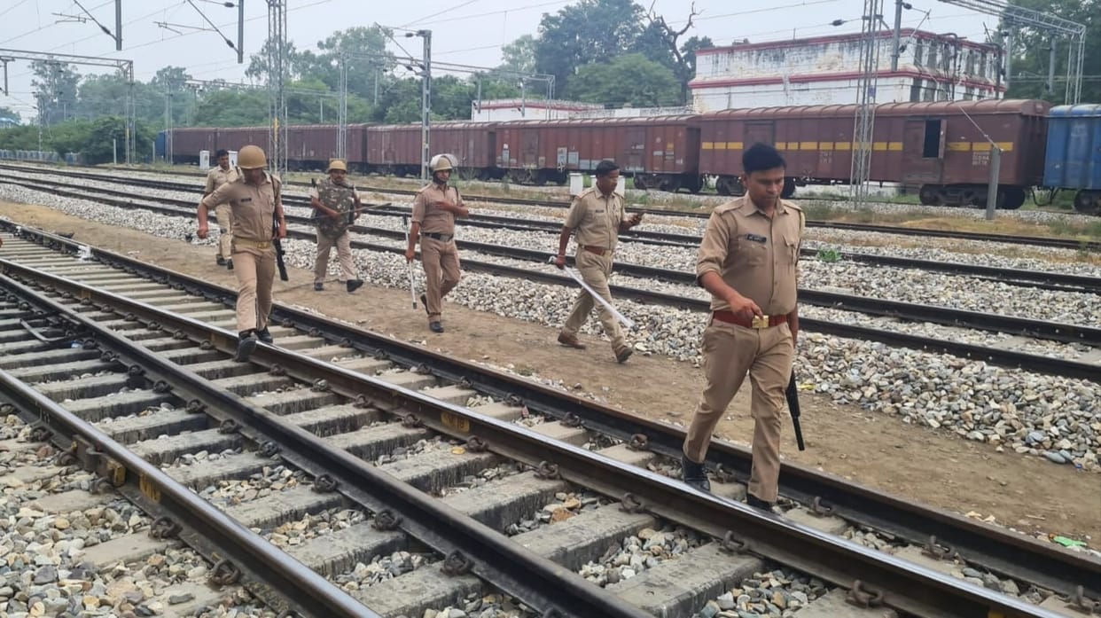 Students pulled the chain for the companions, the passenger train stood at the warehouse for 20 minutes