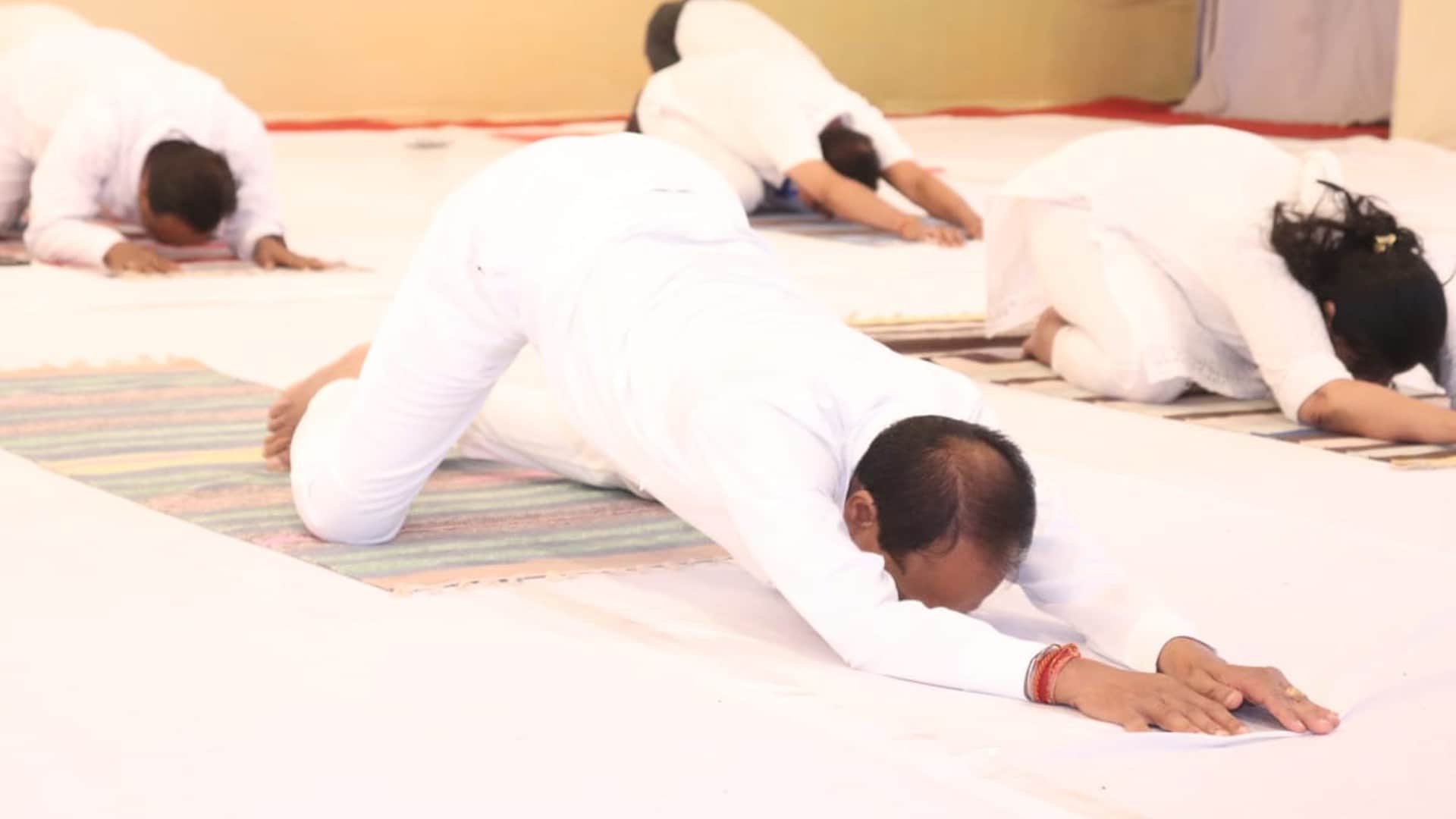 International yoga day 2022: Shivraj did yoga with students, CM said preparations for the formation of yoga commission in the state completed