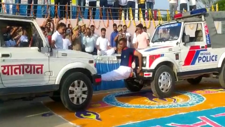 Police officer deadly stunt on the occasion of International Yoga Day 2022