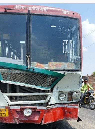 Hathras: Bus rammed into Bolero full of baraatis, four people injured