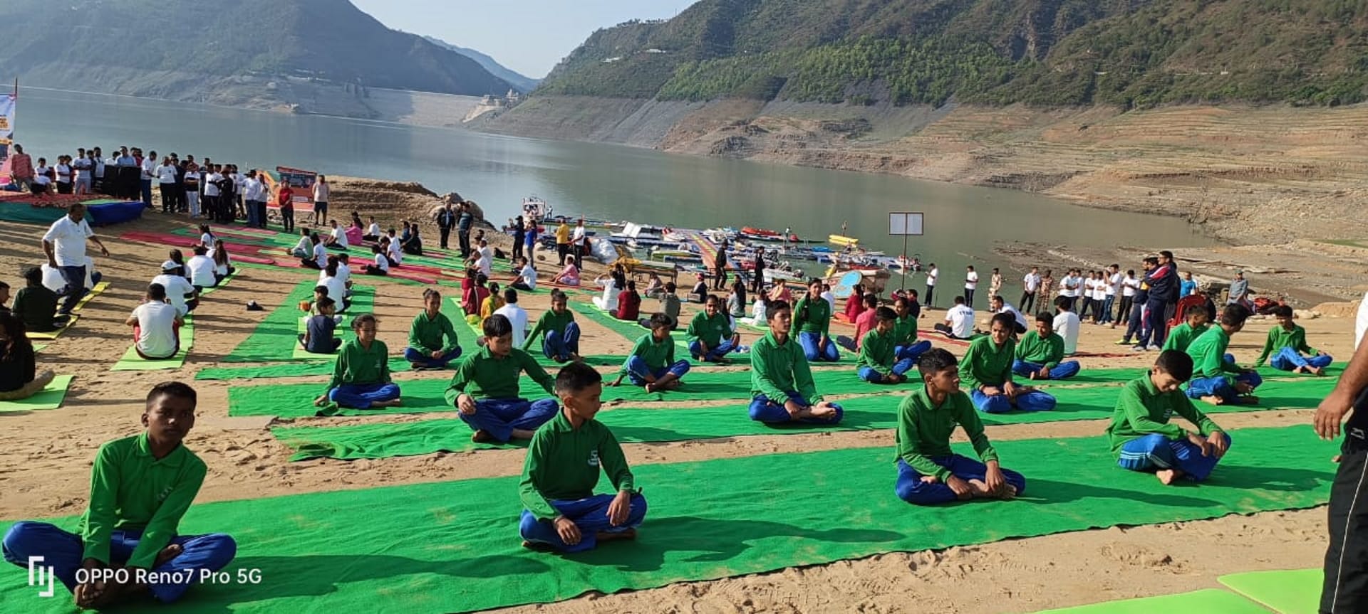 International Yoga Day: Grand yoga festival in Uttarakhand, people did yoga on banks of Ganges, ITBP Jawan, Kedarnath, See Photos