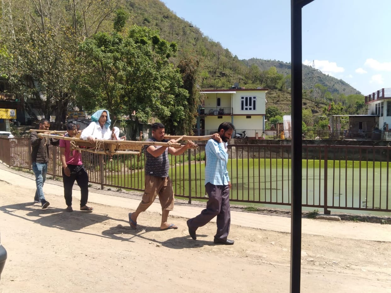 no road facility in jurasi village- people facing problem