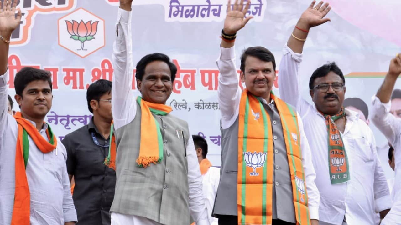 Maharashtra Political Crisis Who is Eknath Shinde Know About MLAs Who Joins Him to Visit Gujarat News in Hindi