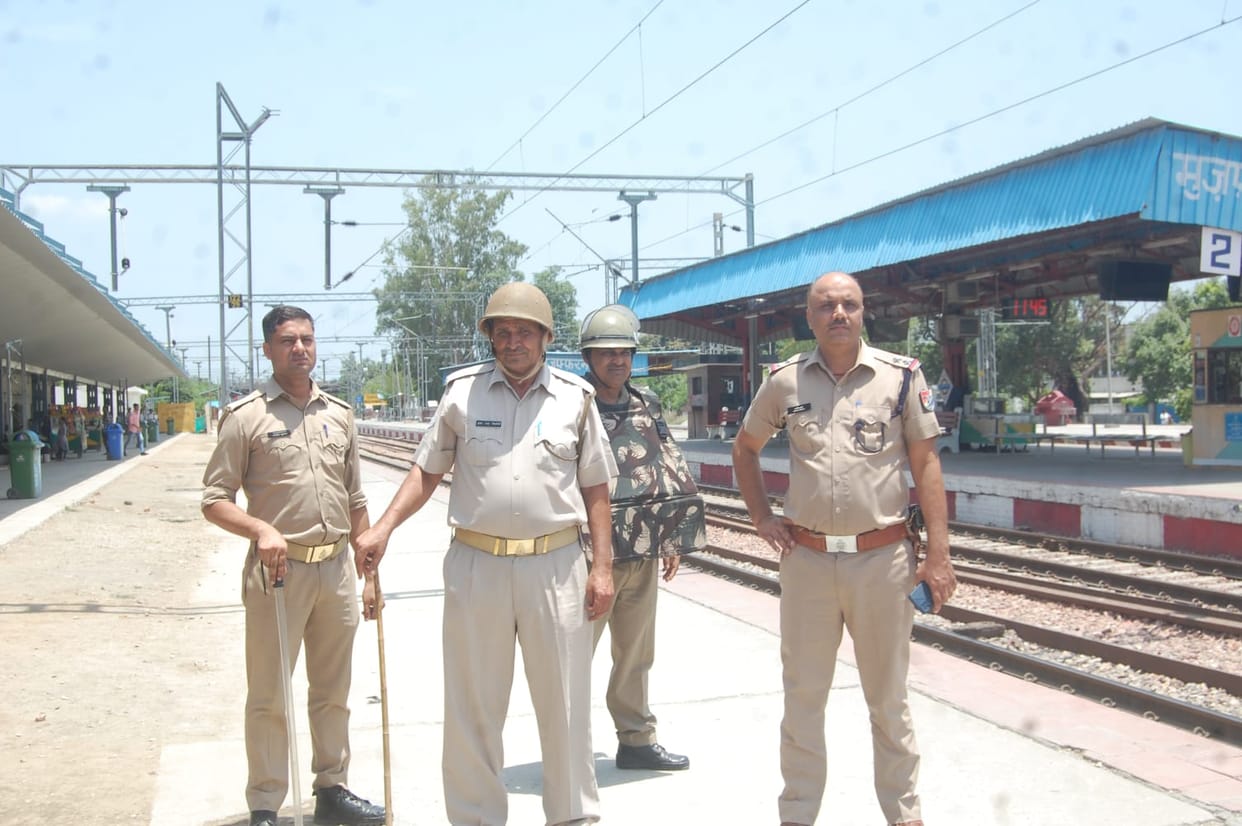 Bandh ineffective, vigil at station, challan of six in Khatauli for breach of peace