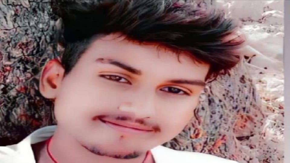 Jhansi Class X student committed suicide by jumping in front of a train was mentally disturbed family says