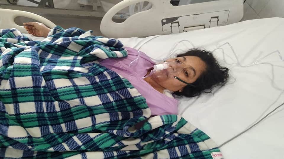 one sided lover three blows on the girl back with a knife died due to lung and heart burst