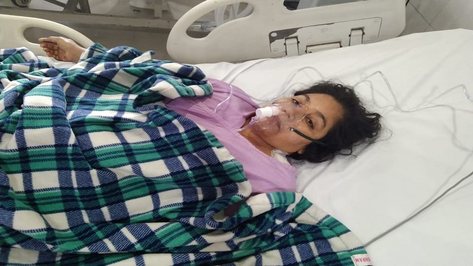 one sided lover three blows on the girl back with a knife died due to lung and heart burst
