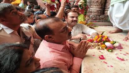 बांकेबिहारी मंदिर में पहुंचे नवीन जिंदल