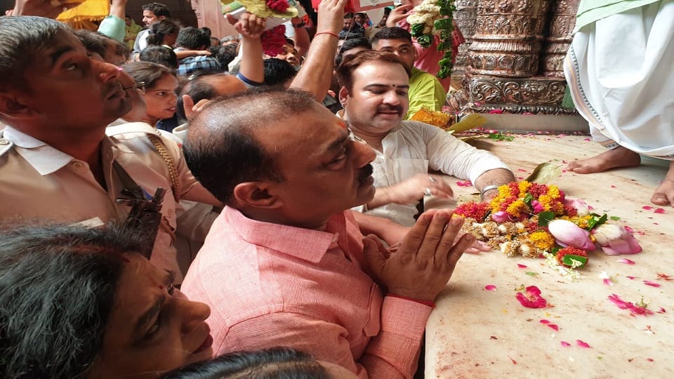 Nupur Sharma's statement supporter Naveen Jindal reached Banke Bihari ji vrindavan
