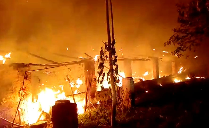 300 chickens burnt due to fire in chicken farm