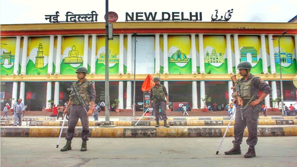 597 trains plying from new delhi affected due to agneepath protest