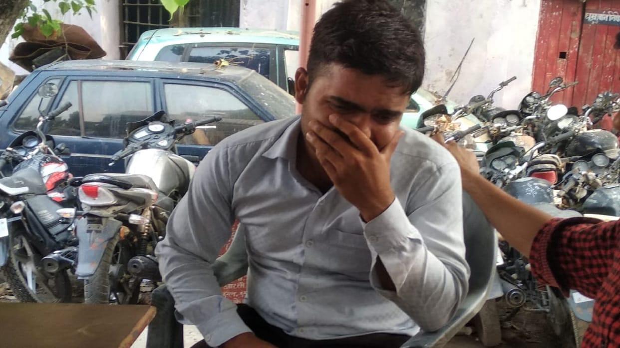 Shahjahanpur: Anti-corruption team arrested Lekhpal for taking bribe of five thousand