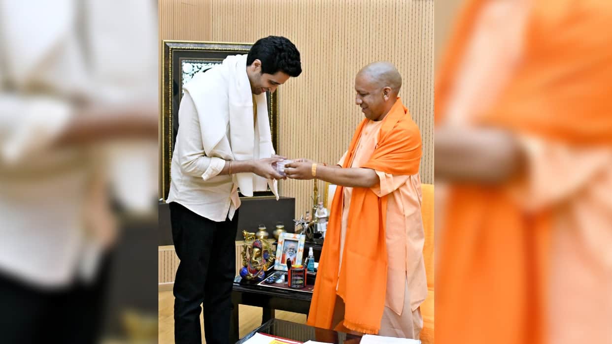 Up Cm Yogi Adityanath met Adivi Sesh Film Major Term and Major Sandeep unnikrishnan Parents