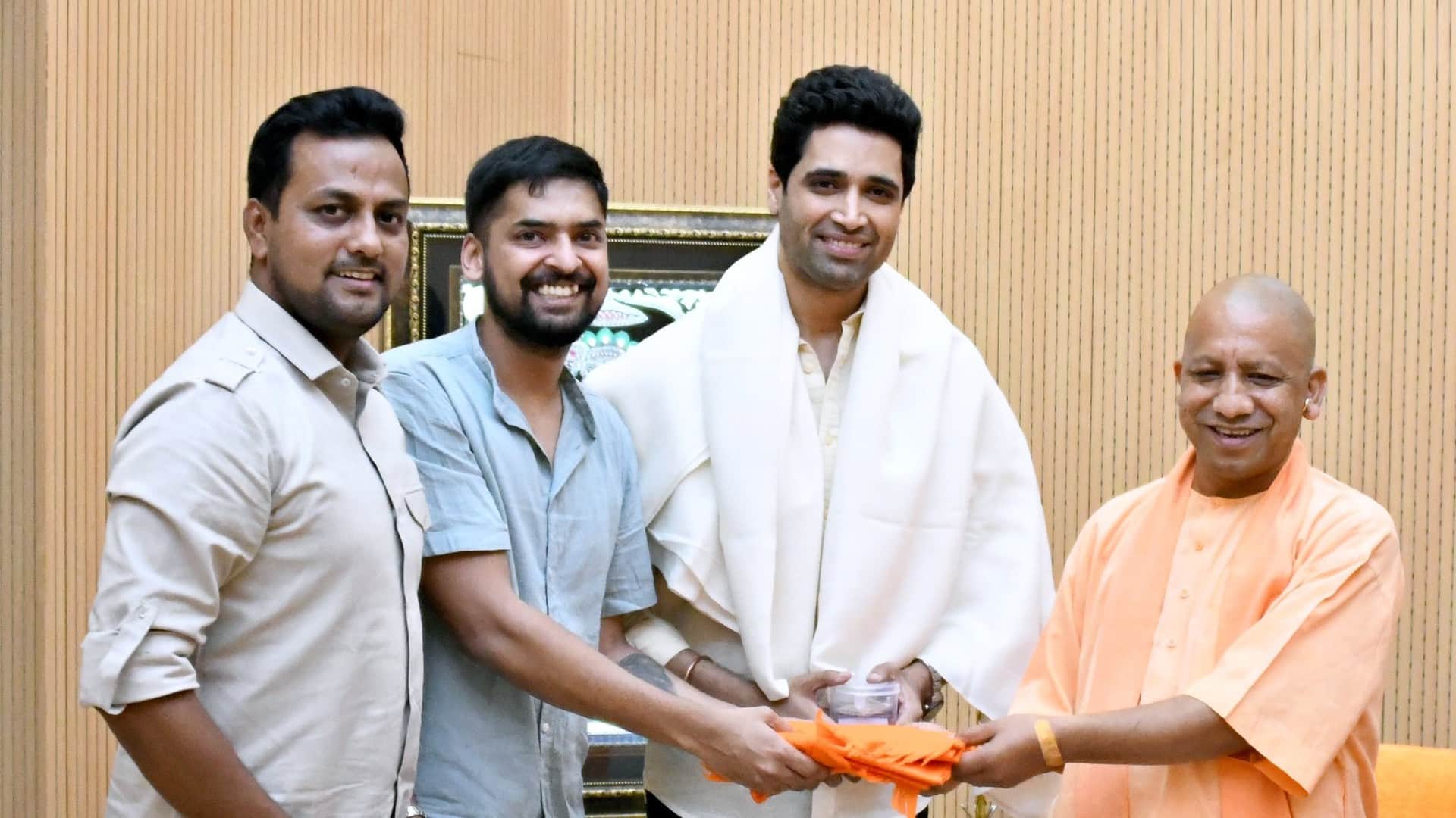 Up Cm Yogi Adityanath met Adivi Sesh Film Major Term and Major Sandeep unnikrishnan Parents