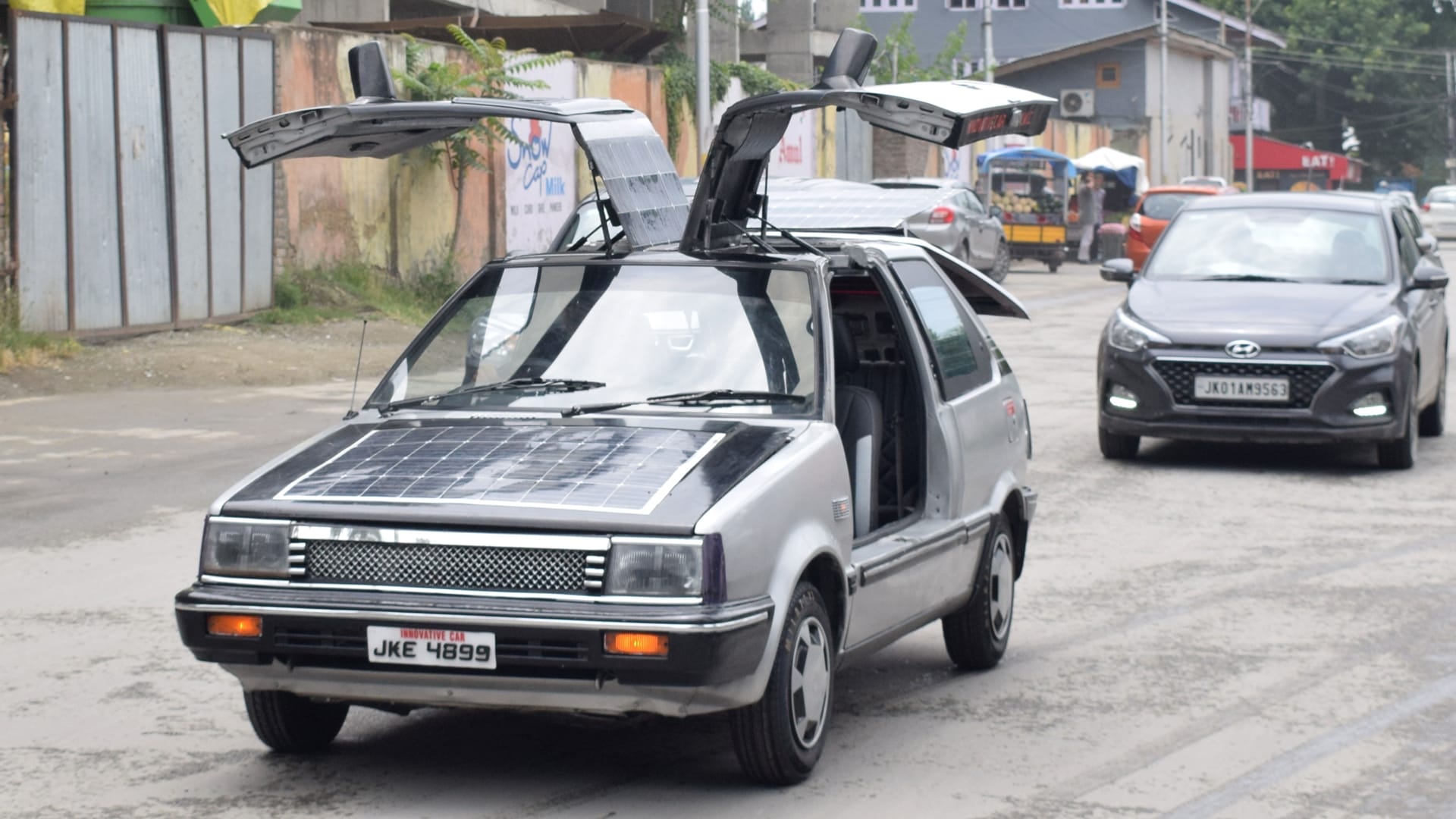 Kashmir Solar Car: Kashmir Mathematician Bilal Ahmed made solar car in 11 years solar car in srinagar kashmir