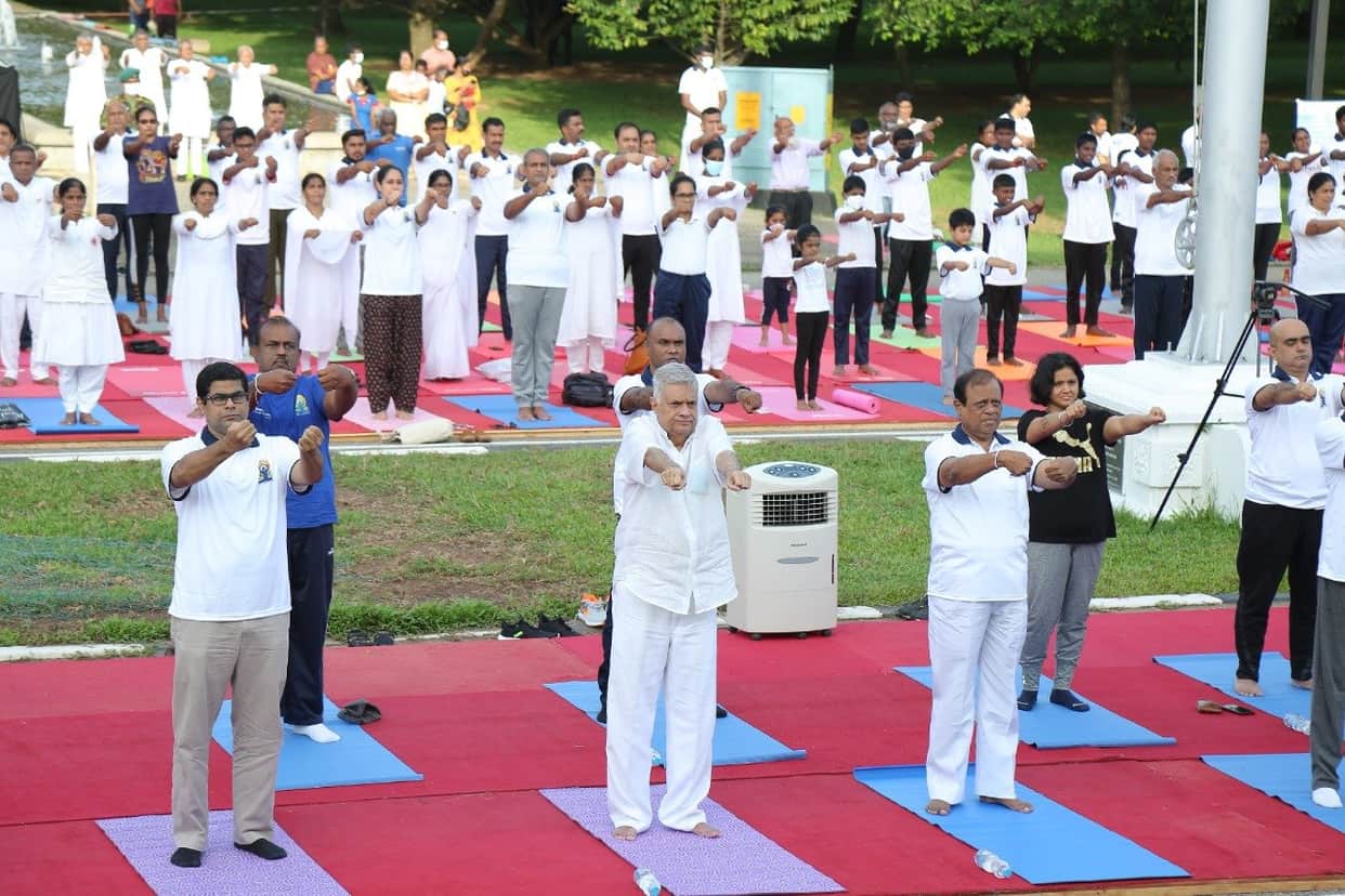 InternationalDayofYoga celebrations in Colombo were held today morning in the presence of PM Ranil Wickremesinghe 
