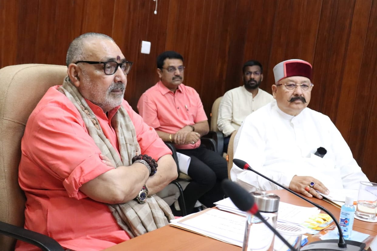 Offs on Fridays at schools is attempt to impose Sharia Giriraj Singh