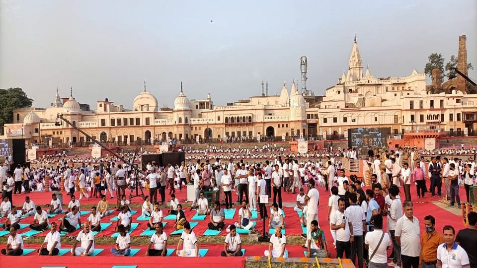 international yoga day 2022 live update yoga day celebration in uttar pradesh