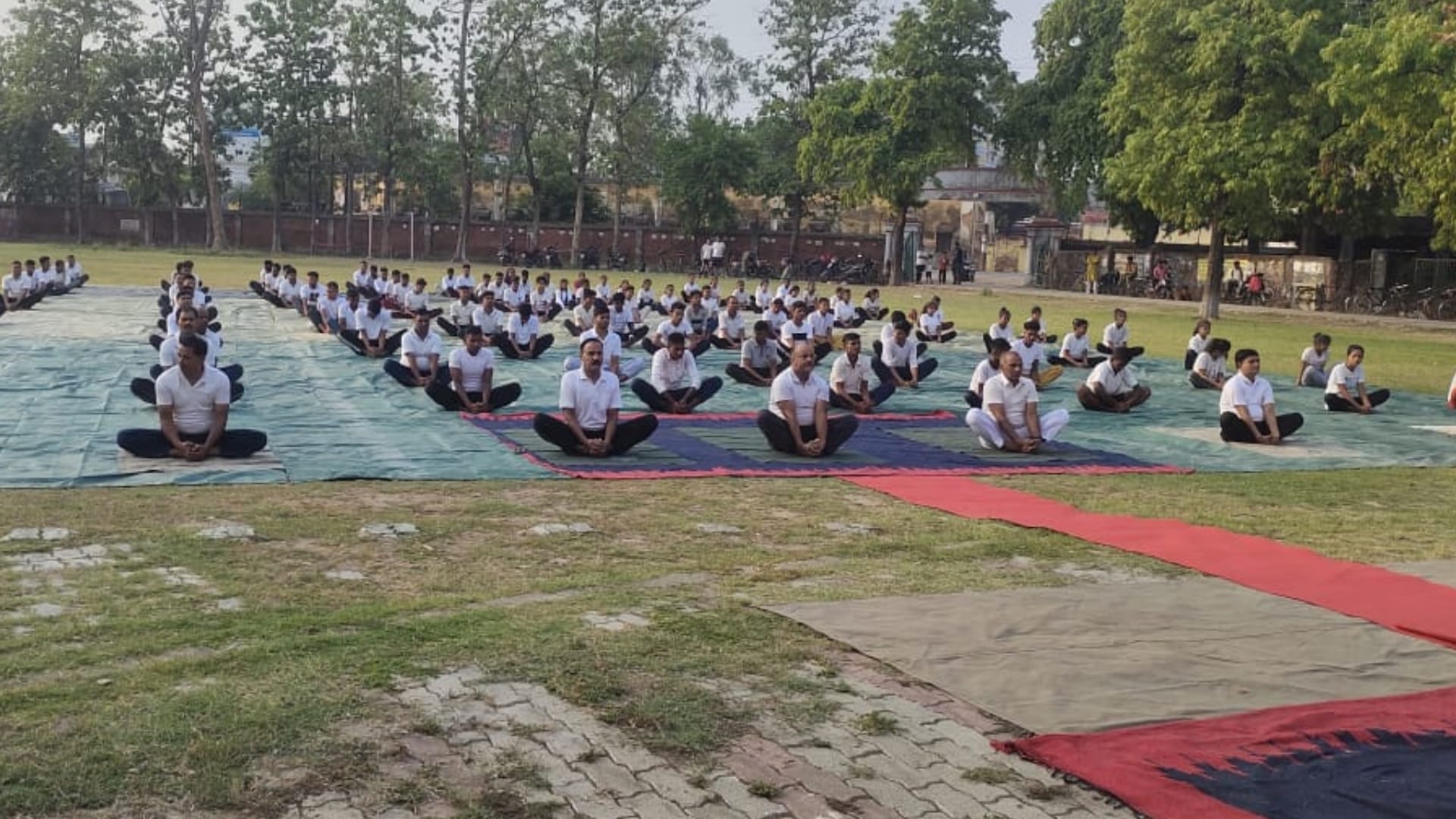 Yoga performed by 5000 people on Ram ki padi in Ayodhya.