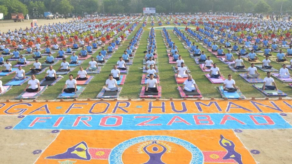 Police officer deadly stunt on the occasion of International Yoga Day 2022