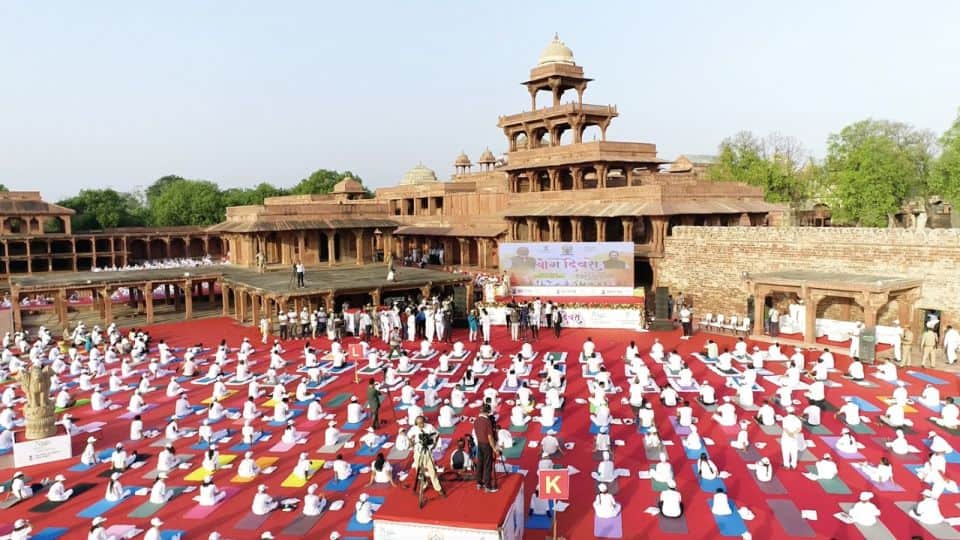 12 lakh people did yoga in Agra on International Yoga Day