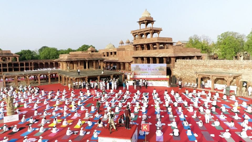 12 lakh people did yoga in Agra on International Yoga Day