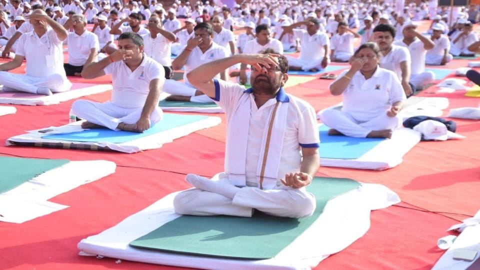 12 lakh people did yoga in Agra on International Yoga Day