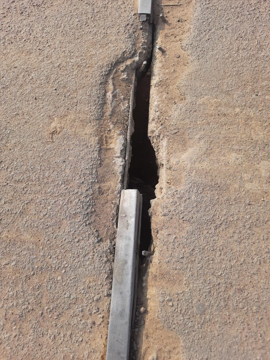 Cracks on Ken river bridge