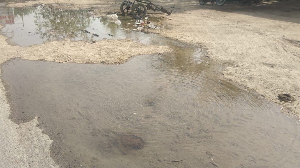 Pipeline leakage since one month, thousands of liters of water flowing daily