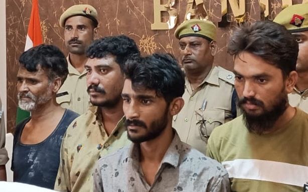 Five members of theft and scouting gang arrested