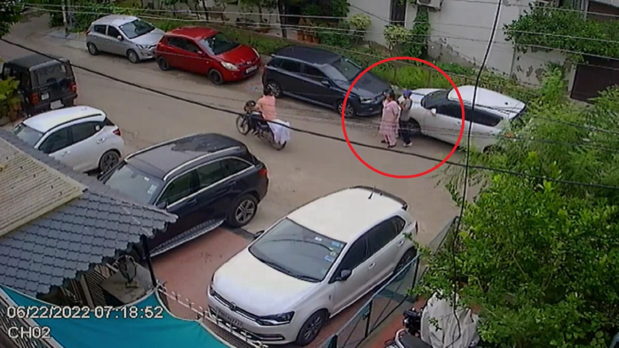 Chain snatching case registered in Mohali recorded in CCTV