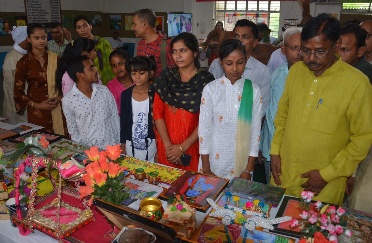 Art is embedded in every heart: Sitaram