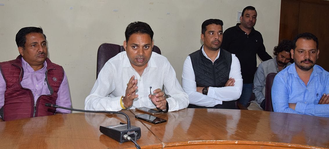 Agneepath is playing with youth and country's future: Kapri