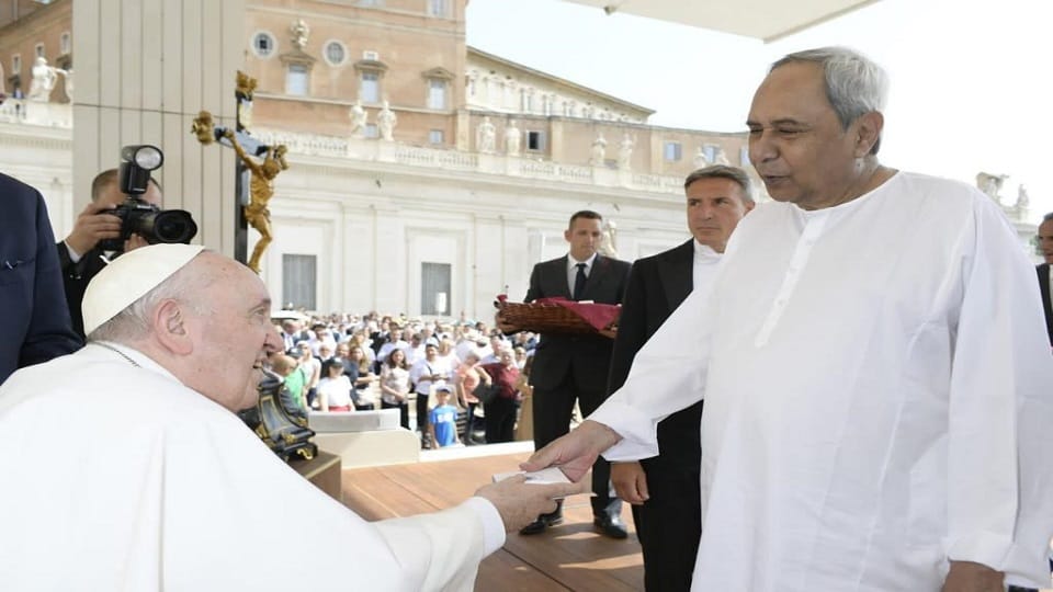 Chief Minister Patnaik meets Pope Francis in Vatican
