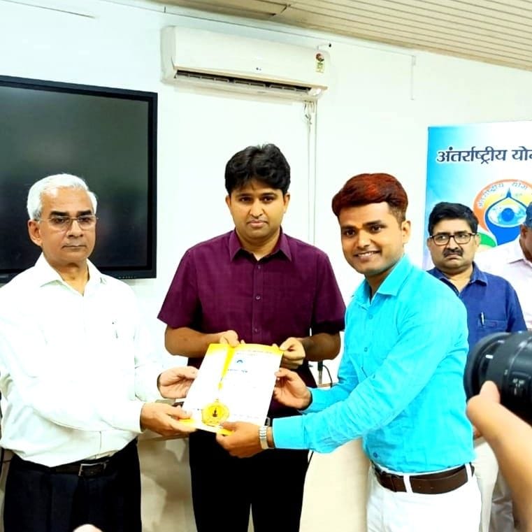 dr raghvendra pratap got yog prize
