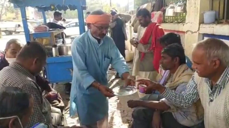 Madhya Pradesh: Tea seller in Rewa is contesting the mayor's election, said - If the tea seller can run the country, then why not the Municipal Corporation
