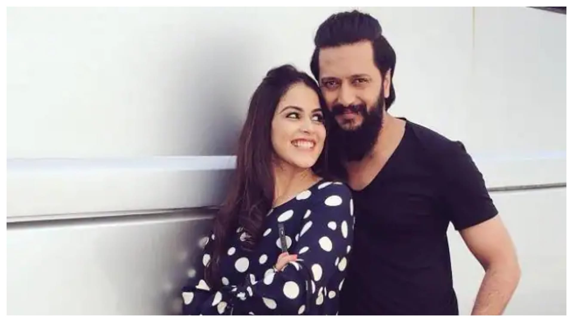 actor riteish deshmukh and genelia dsouza buys new bmw car