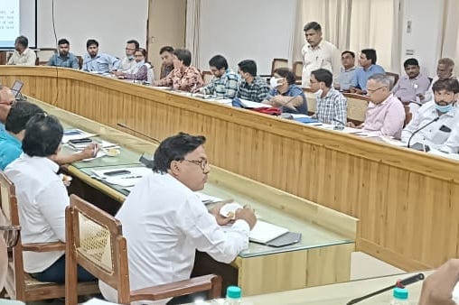 Officers should discharge their responsibilities under communicable disease control: DM